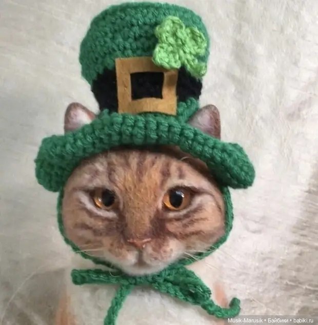 Художница своими руками делает шапочки для котеек (фото 7)