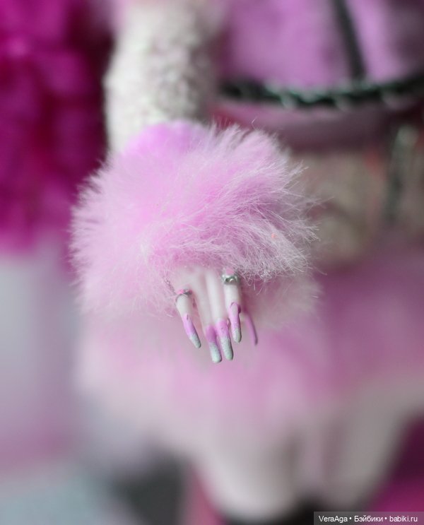 Lola Wilde от Shadow High