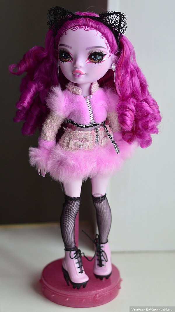 Lola Wilde от Shadow High