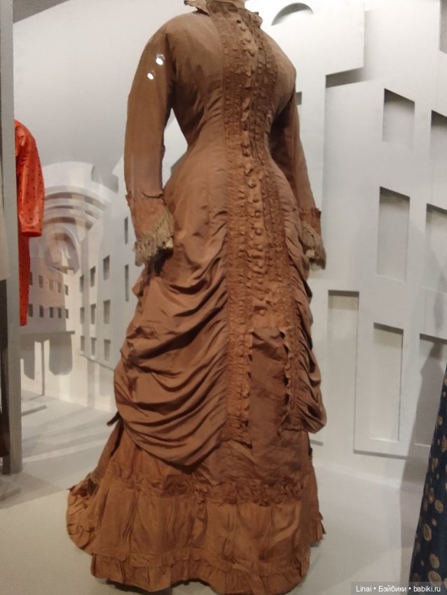 Путешествие в прошлое. Выставка "Кринолин. Жакет. Свитшот"