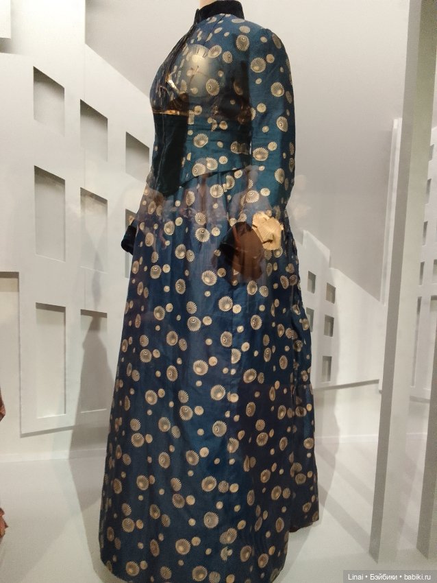 Путешествие в прошлое. Выставка "Кринолин. Жакет. Свитшот"