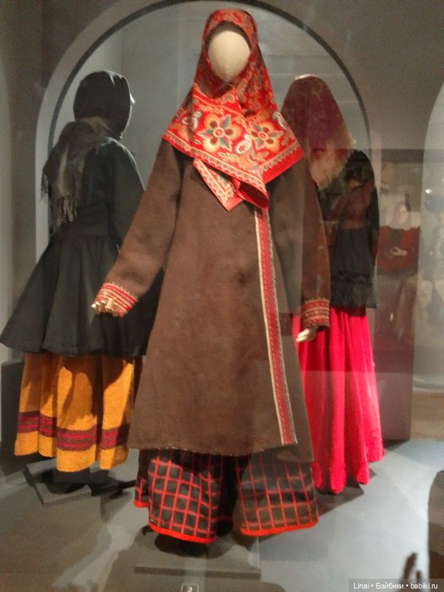 Путешествие в прошлое. Выставка "Кринолин. Жакет. Свитшот"