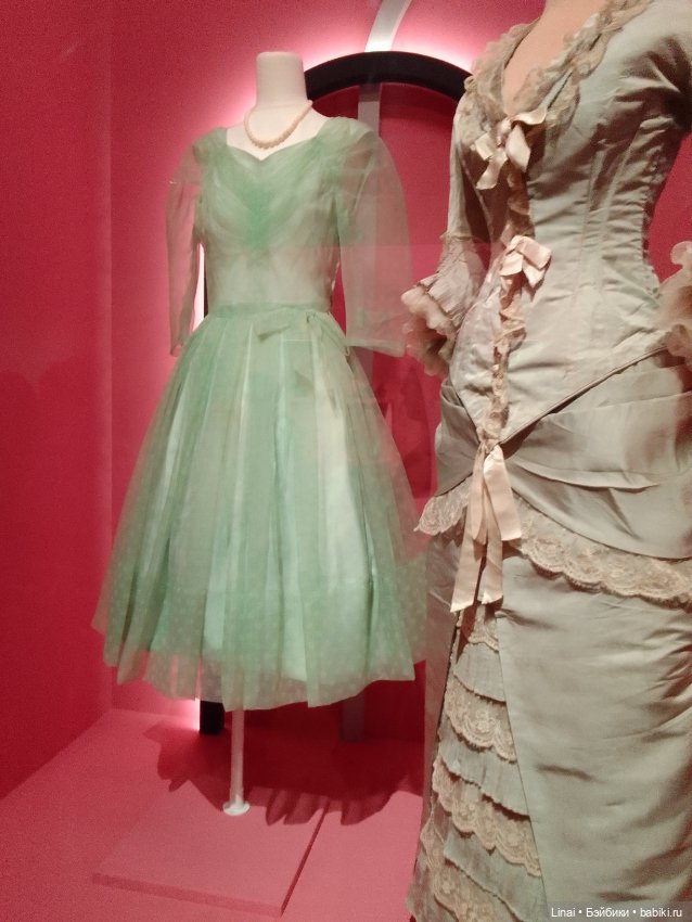 Путешествие в прошлое. Выставка "Кринолин. Жакет. Свитшот" (фото 2)