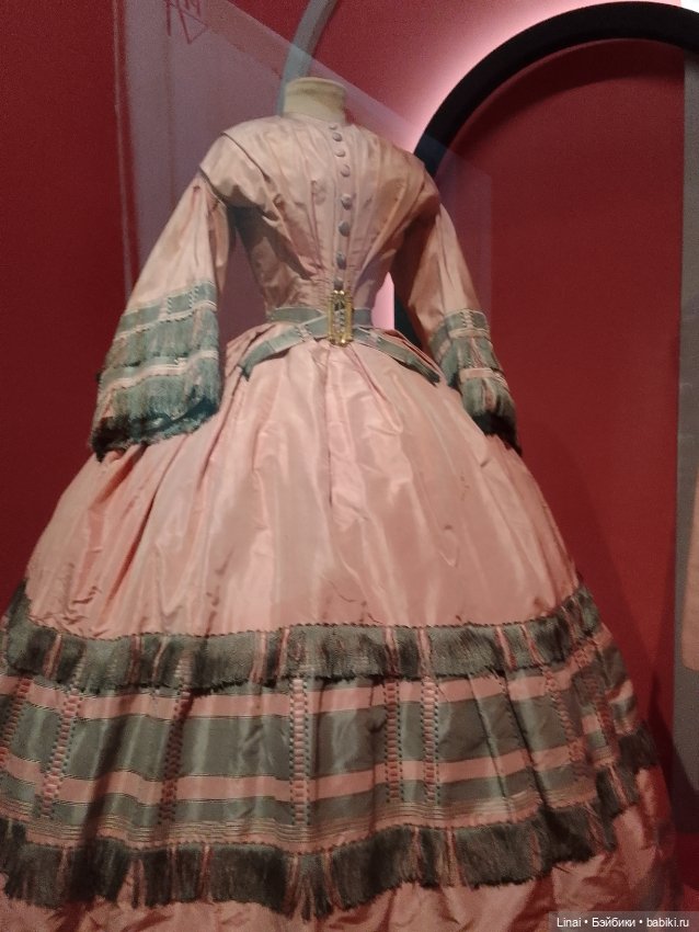 Путешествие в прошлое. Выставка "Кринолин. Жакет. Свитшот" (фото 8)