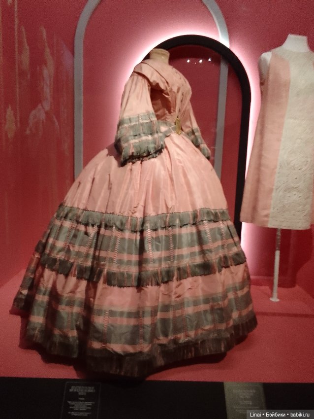 Путешествие в прошлое. Выставка "Кринолин. Жакет. Свитшот" (фото 9)