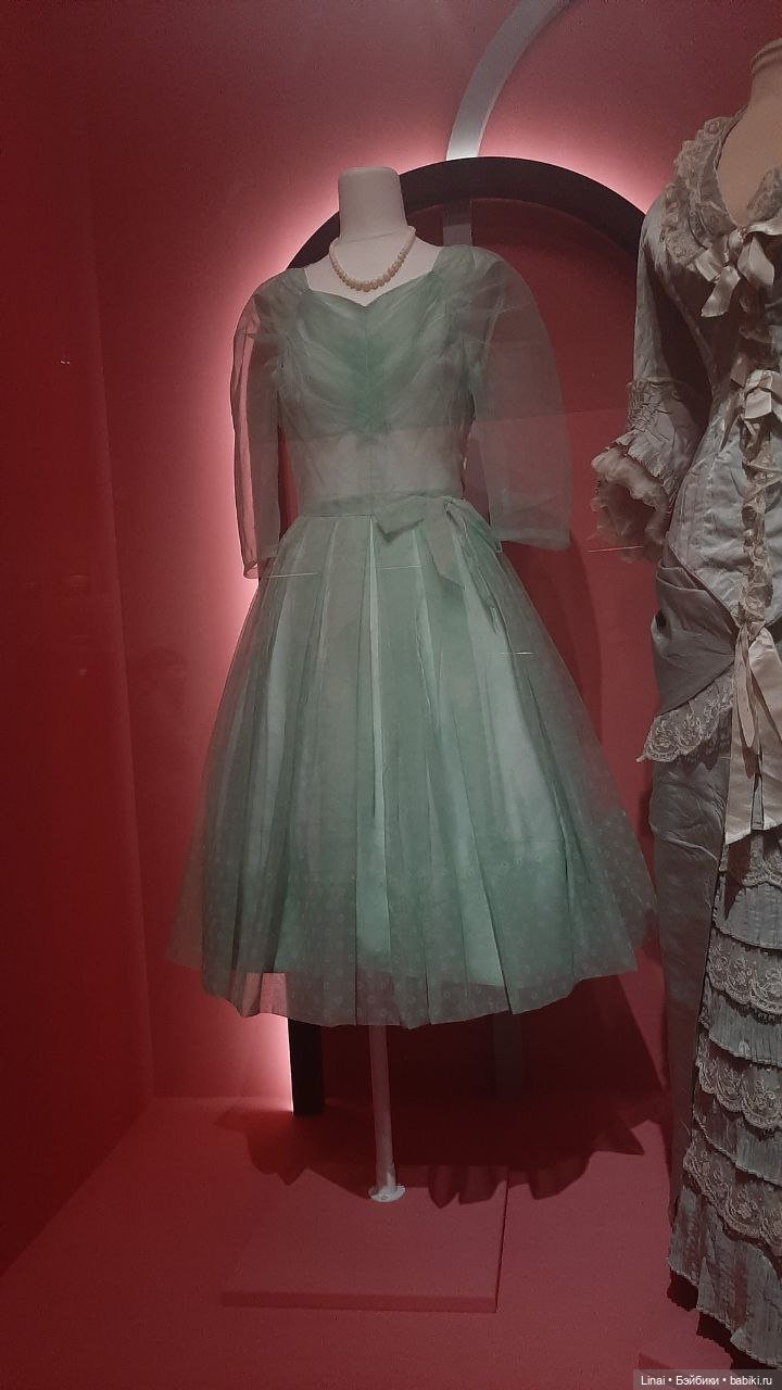 Путешествие в прошлое. Выставка "Кринолин. Жакет. Свитшот" (фото 3)