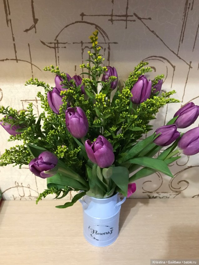 С праздником, дорогие девочки