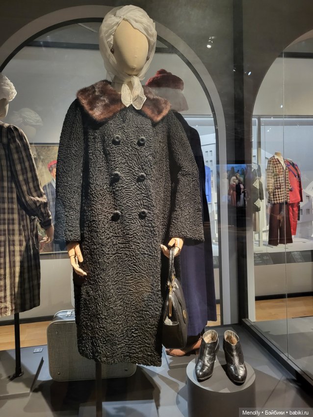 Машина времени или Кринолин. Жакет. Свитшот