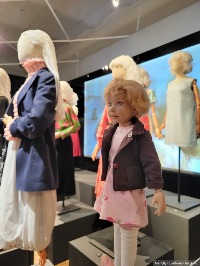 Машина времени или Кринолин. Жакет. Свитшот