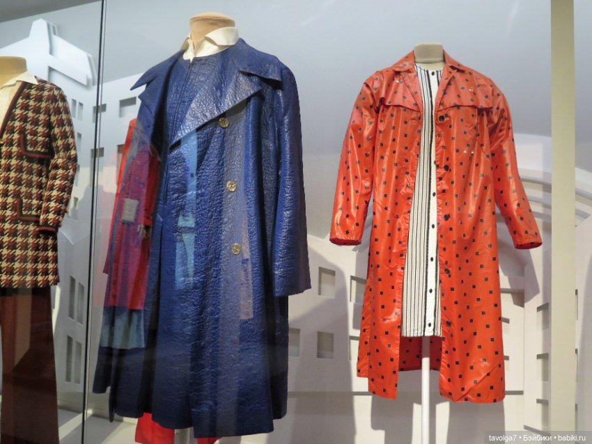 "Кринолин. Жакет. Свитшот." Деловая улица