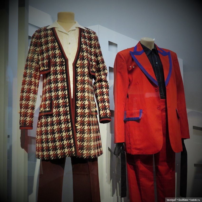 "Кринолин. Жакет. Свитшот." Деловая улица