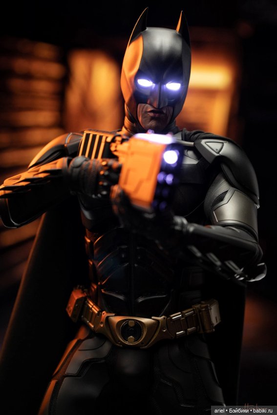 В Гонконге состоялся релиз фигурки Бэтмена от Hot Toys по трилогии Нолана (фото 9)