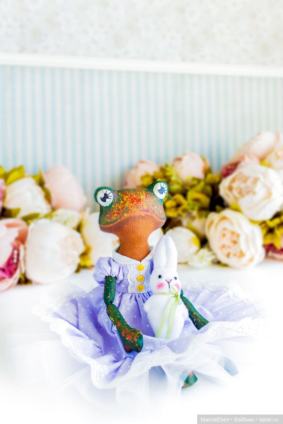 Текстильная лягушка — Авторские игрушки из разных материалов: синельная проволока (фото 7)