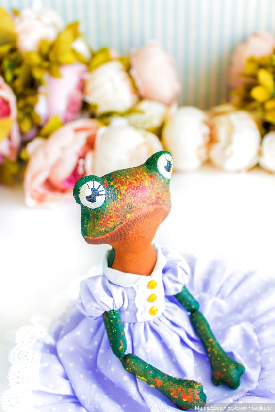 Текстильная лягушка — Авторские игрушки из разных материалов: синельная проволока (фото 2)