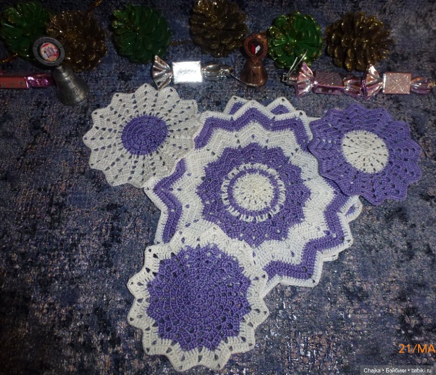 Аксессуары для кукольных домиков, фото сессий - "СИРЕНЬКА" большой набор вязаных салфеток (фото 7)