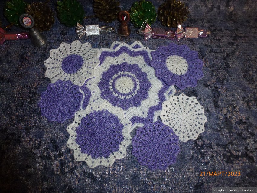 Аксессуары для кукольных домиков, фото сессий - "СИРЕНЬКА" большой набор вязаных салфеток (фото 8)