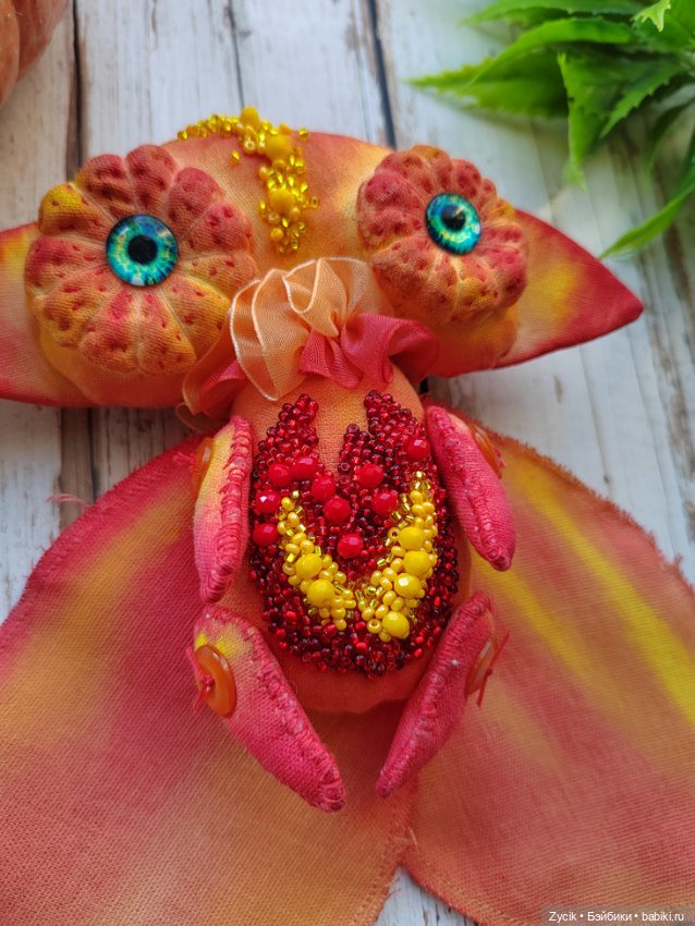 Чердачная огненная моль — Текстильные игрушки и примитивы: кофейные