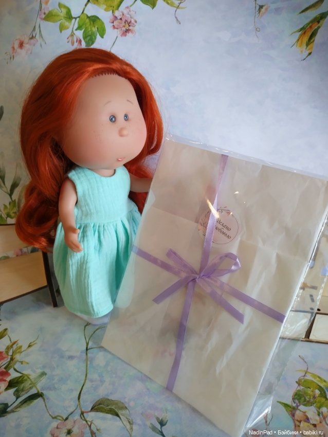 Мотя и подарок — Куклы Nines d'Onil (Нинес): Миа (Mia) (фото 3)