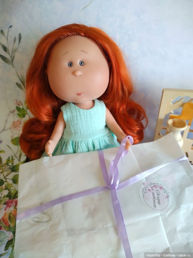Мотя и подарок — Куклы Nines d'Onil (Нинес): Миа (Mia) (фото 6)
