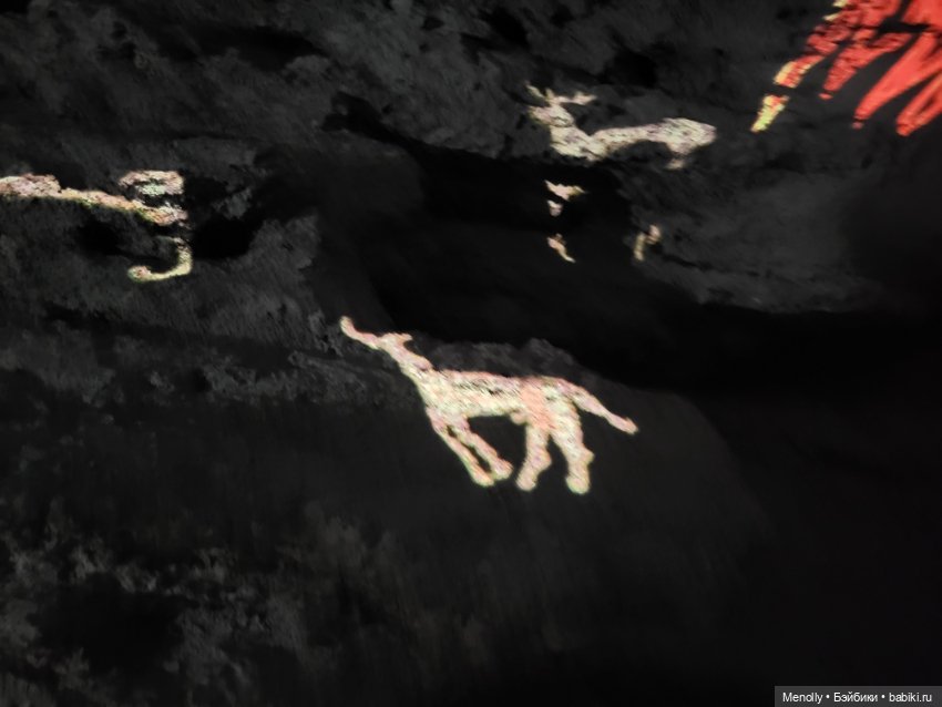 Под его ногой танцуют камни