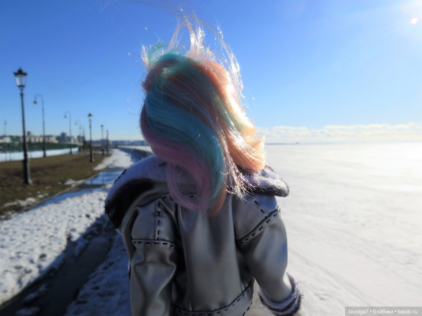 "Jem and the Holograms" от Hasboro 1980х и весенний Питер