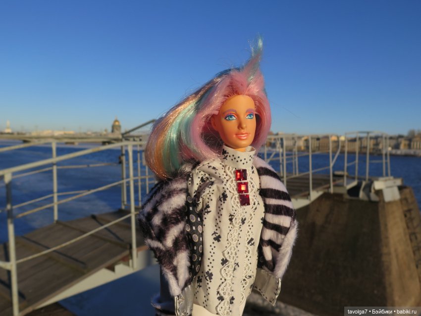 "Jem and the Holograms" от Hasboro 1980х и весенний Питер