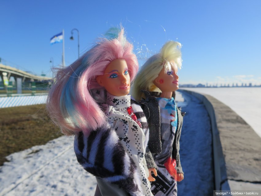 "Jem and the Holograms" от Hasboro 1980х и весенний Питер