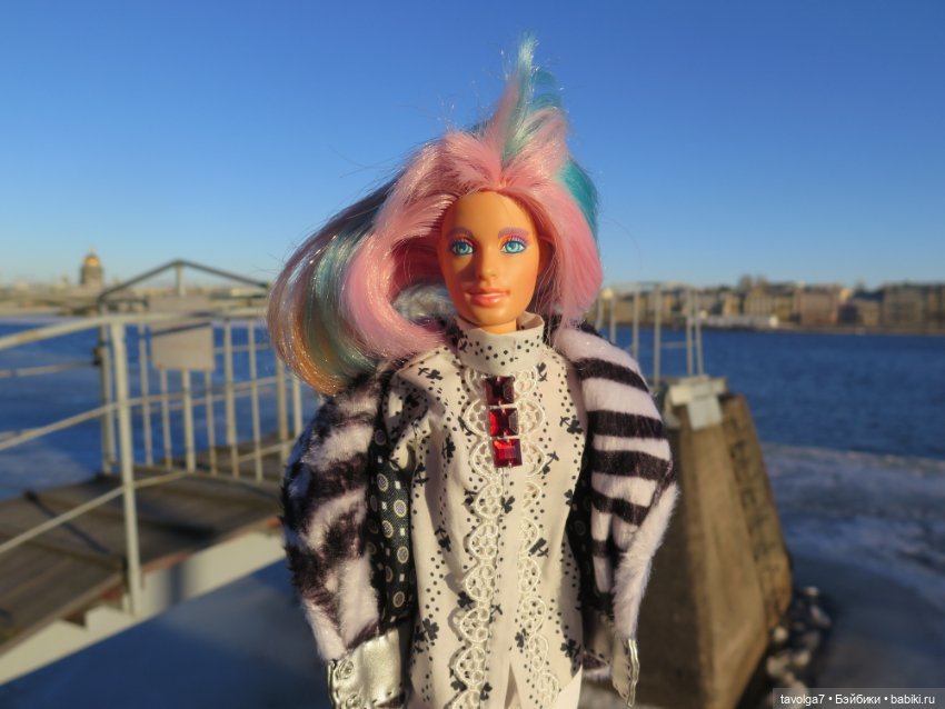 "Jem and the Holograms" от Hasboro 1980х и весенний Питер