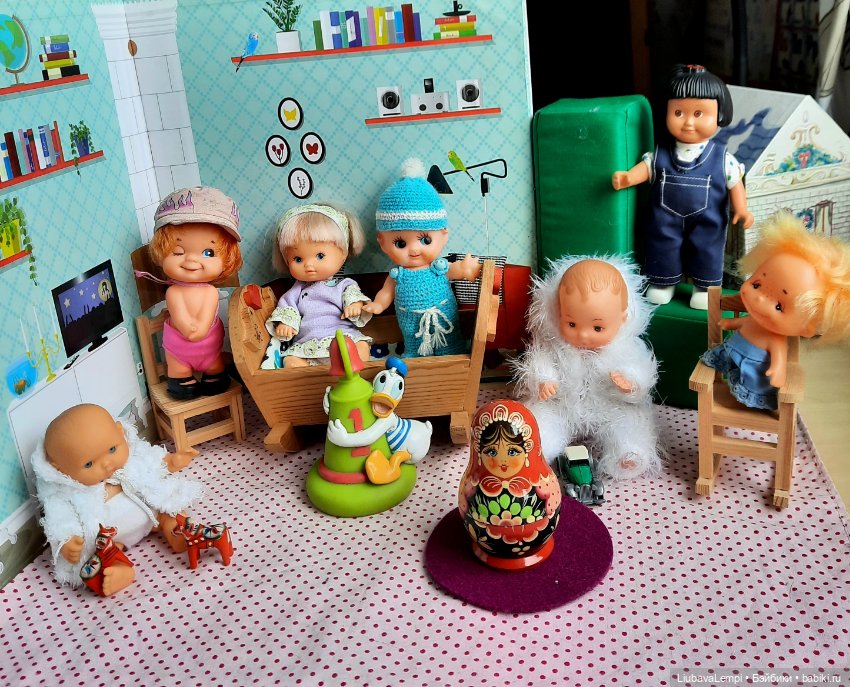 Мы тоже хотим играть..Детский садик и его няньки