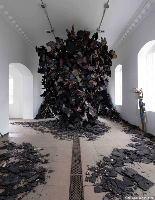 Новая инсталляция художника Леонардо Дрю (Leonardo Drew)