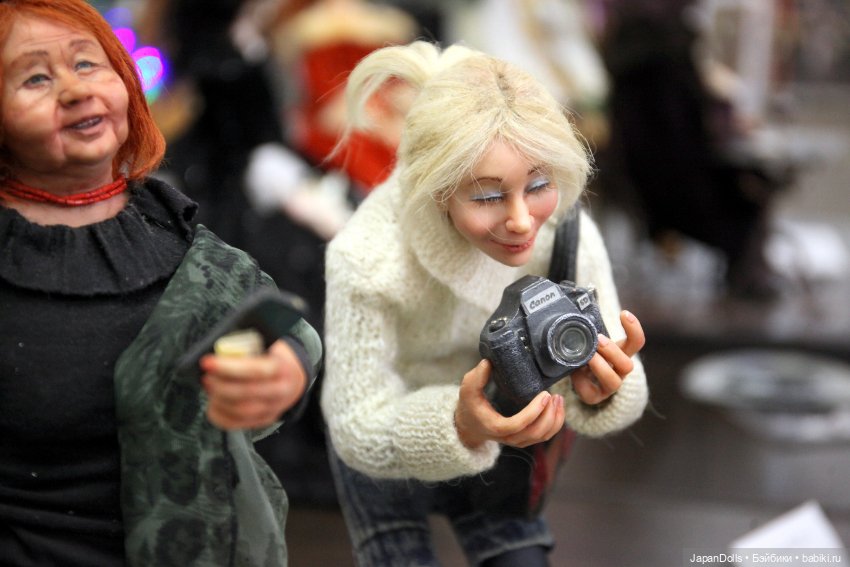 "Посетители кукольной выставки" на выставке "Куклы с характером. Перезагрузка" (фото 4)