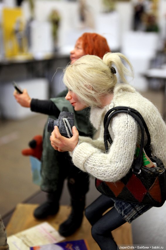"Посетители кукольной выставки" на выставке "Куклы с характером. Перезагрузка" (фото 10)