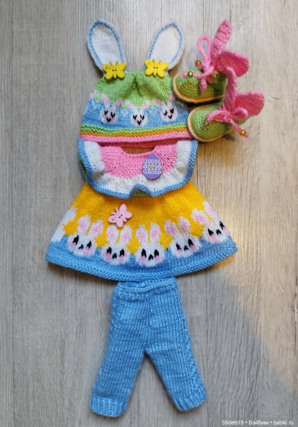 Ещё один яркий комплект одежды к Пасхе