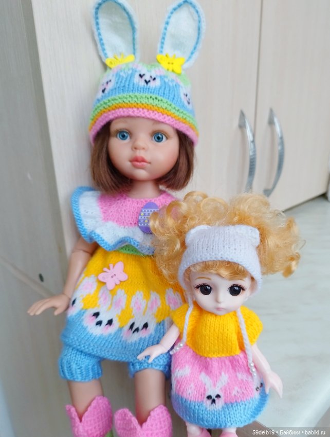 Ещё один яркий комплект одежды к Пасхе