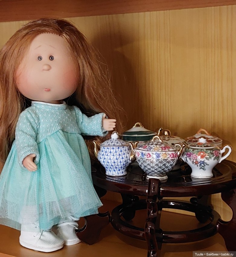 Посуда для кукол тоже должна быть прекрасна