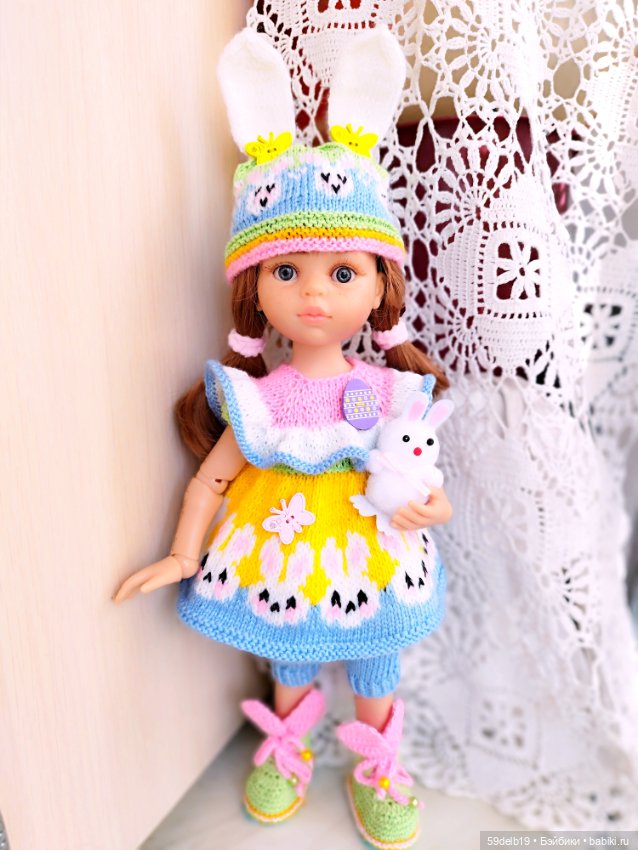 Ещё один яркий комплект одежды к Пасхе