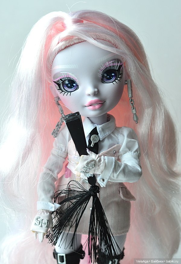 Карла Шупетт от Rainbow High (фото 4)