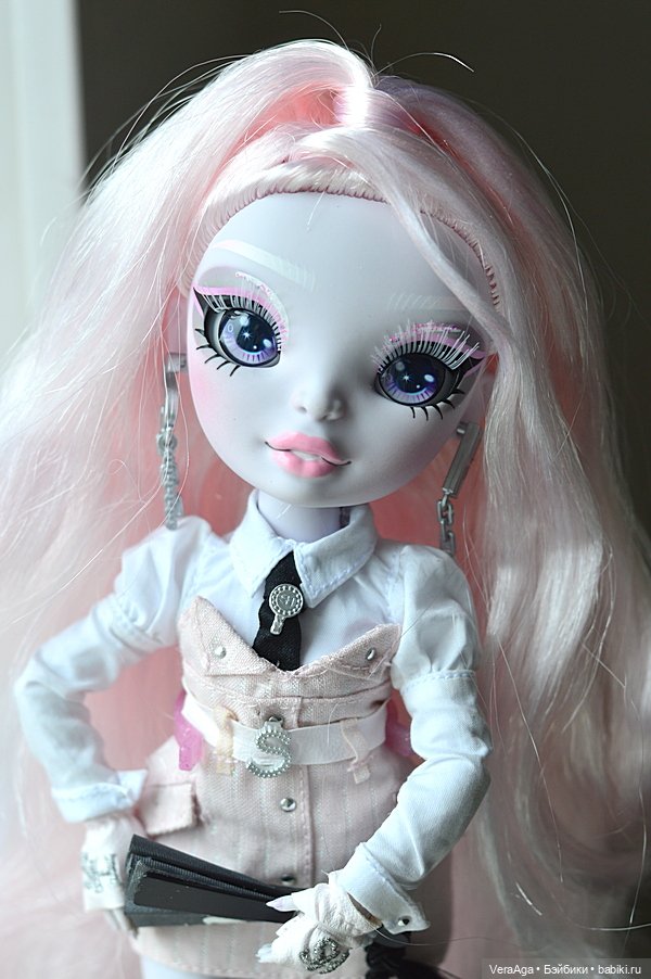 Карла Шупетт от Rainbow High (фото 8)