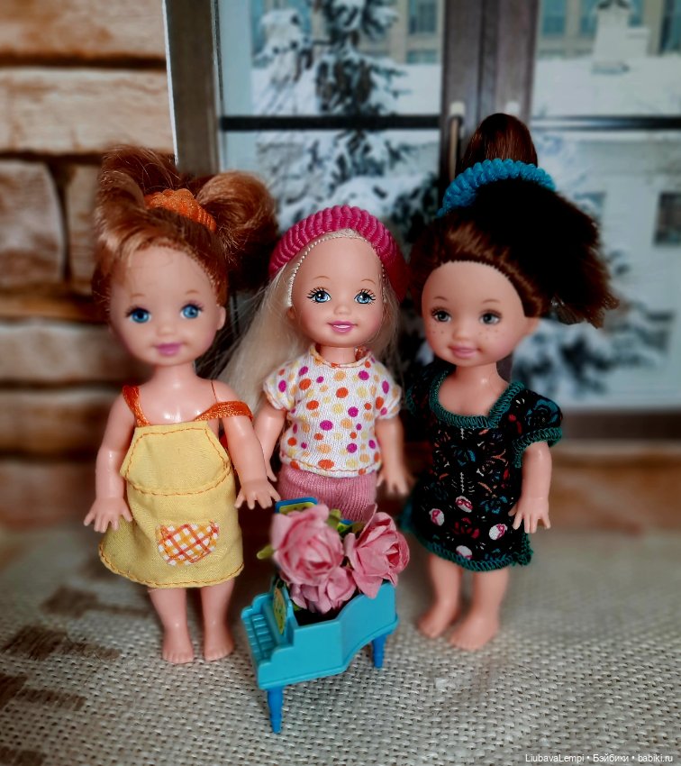 Мы тоже хотим играть.Домик для кукляшек