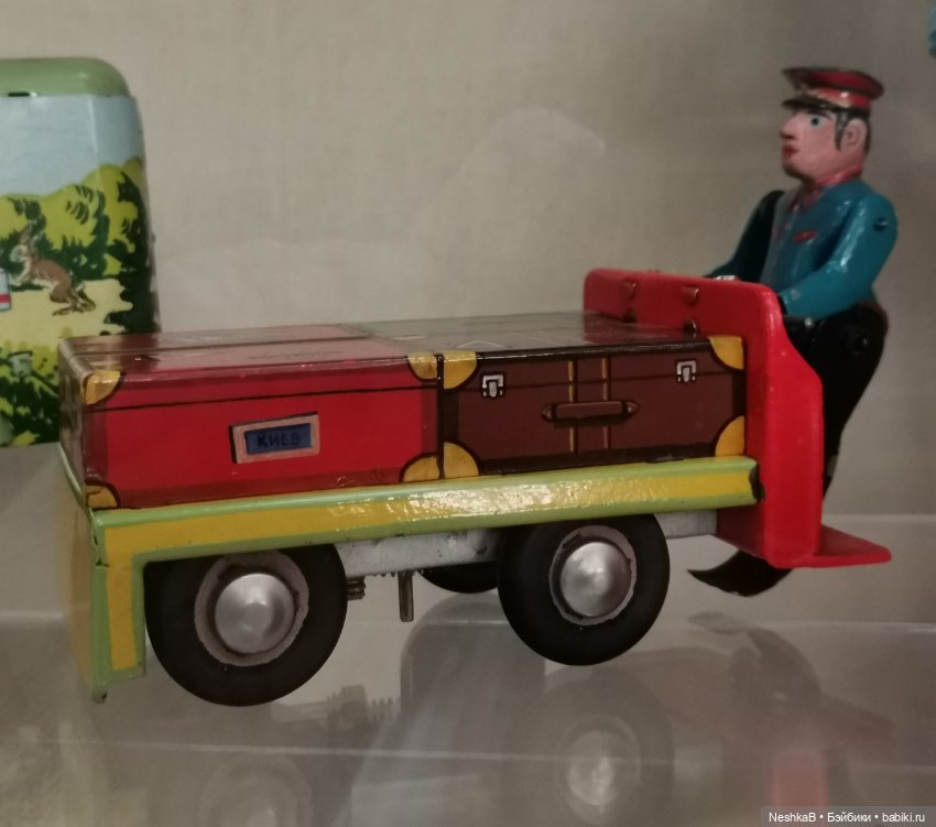 Любимые игрушки детства. Фотозарисовки из Сергиево-Посадского музея игрушки им. Бартрама