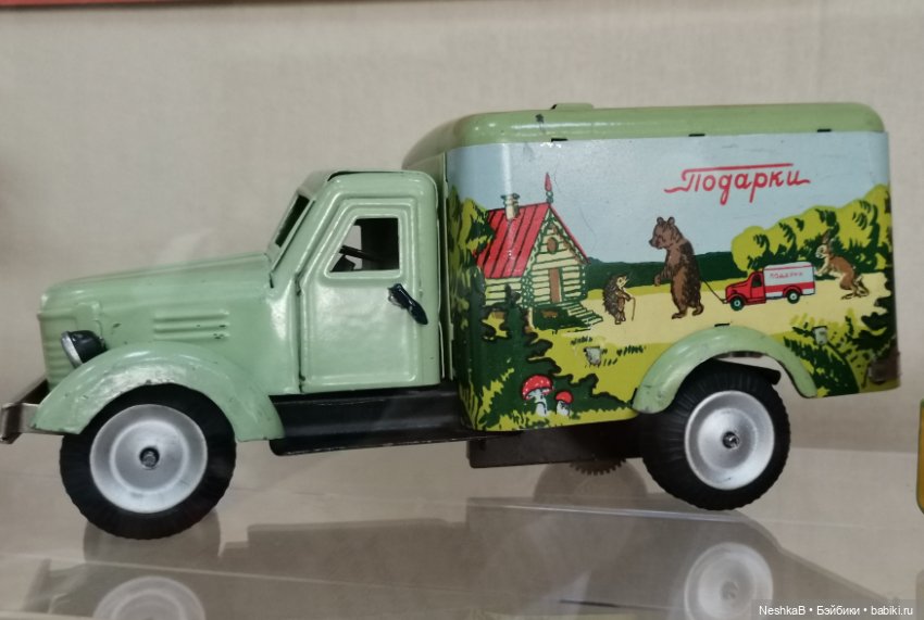 Любимые игрушки детства. Фотозарисовки из Сергиево-Посадского музея игрушки им. Бартрама