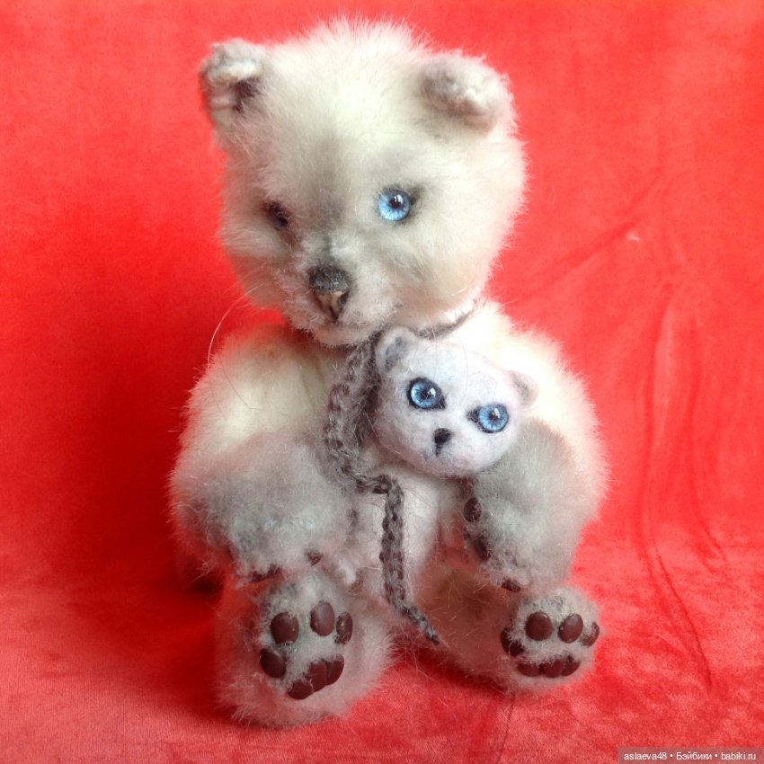 Реалистичная мягкая игрушка Кошечка с котенком (фото 2)