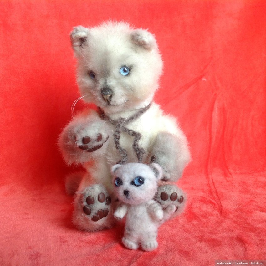 Реалистичная мягкая игрушка Кошечка с котенком