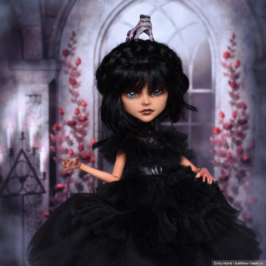 Уэнсдей и Вещь — ООАК и репейнт игровых кукол: Bratz