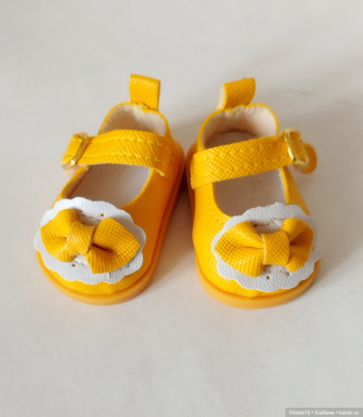 У моих паолочек к весне новые туфельки