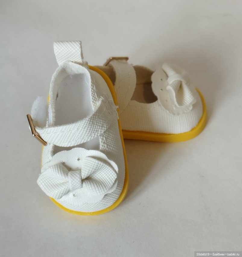 У моих паолочек к весне новые туфельки