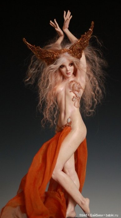 Лесные феи, грустные клоунессы и королевы бурлеска Николь Вест