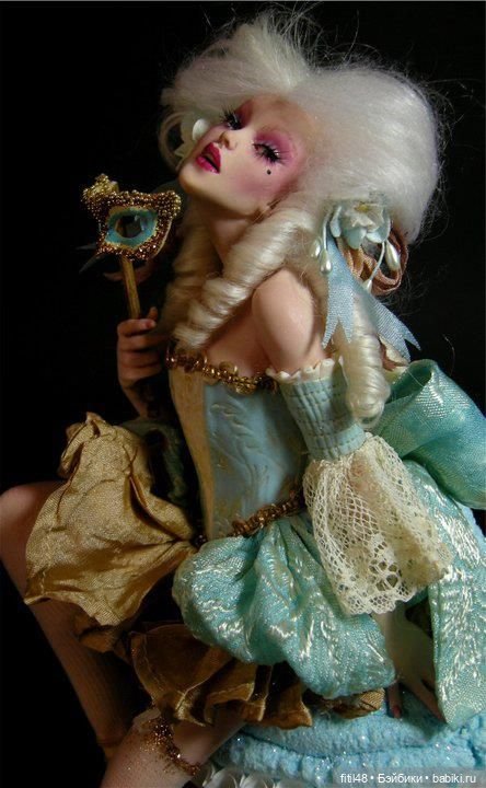 Лесные феи, грустные клоунессы и королевы бурлеска Николь Вест