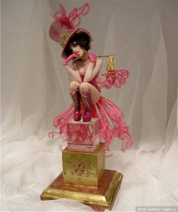 Лесные феи, грустные клоунессы и королевы бурлеска Николь Вест