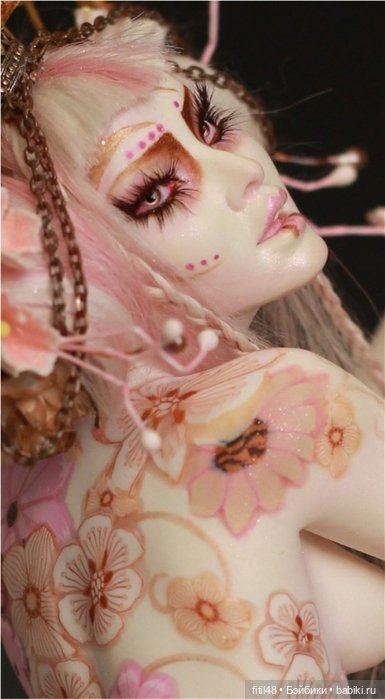 Лесные феи, грустные клоунессы и королевы бурлеска Николь Вест